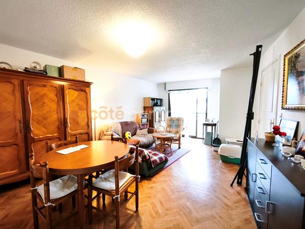 Vente
                Appartement60,43 m² - 3 Pièces -
                    MONT DE MARSAN (40000)