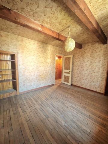 Maison située au calme avec jardin et garage !