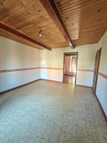 Maison située au calme avec jardin et garage !