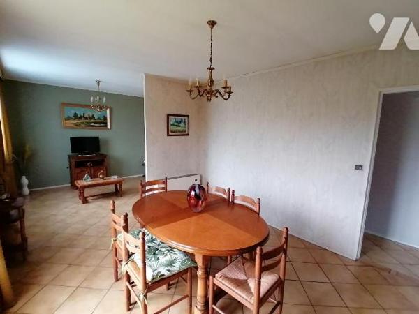 NOUVEAUTE TRENTE CINQ NOTAIRES !! RARE A LA VENTE !!! En sortie de Bourg, maison de PLAIN-PIED,...
