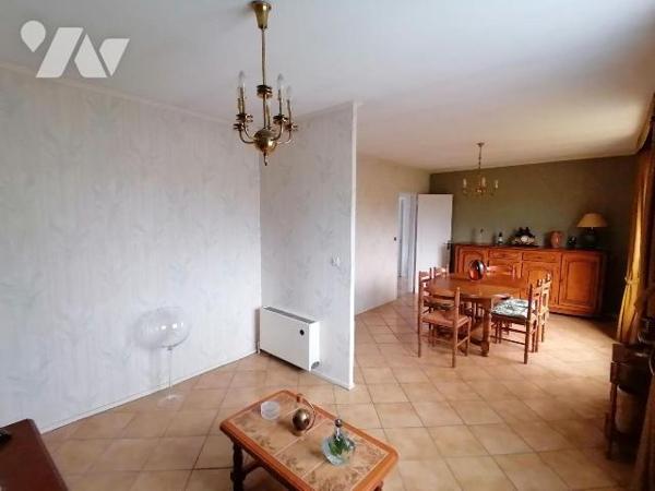 NOUVEAUTE TRENTE CINQ NOTAIRES !! RARE A LA VENTE !!! En sortie de Bourg, maison de PLAIN-PIED,...