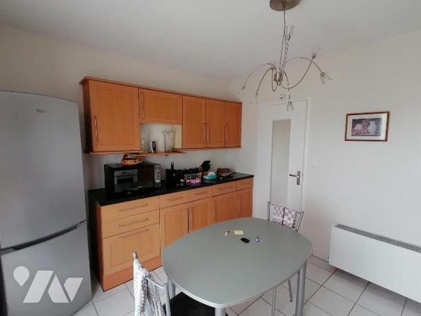 NOUVEAUTE TRENTE CINQ NOTAIRES !! RARE A LA VENTE !!! En sortie de Bourg, maison de PLAIN-PIED,...