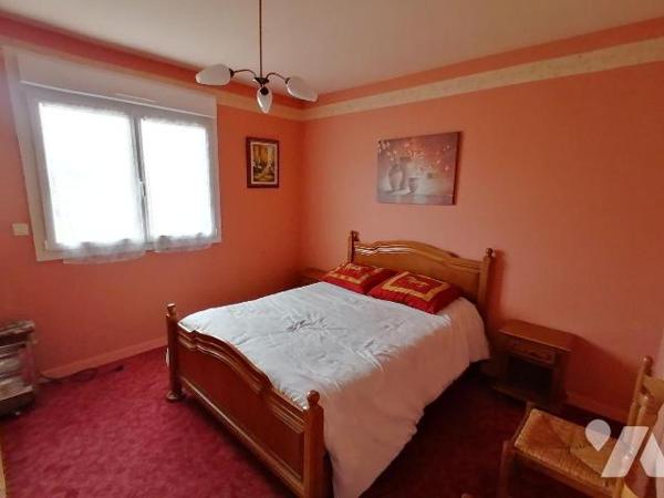 NOUVEAUTE TRENTE CINQ NOTAIRES !! RARE A LA VENTE !!! En sortie de Bourg, maison de PLAIN-PIED,...