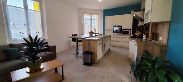 Maison de village avec terrasse et garage