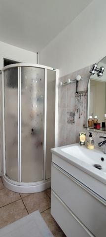 Maison de village avec terrasse et garage