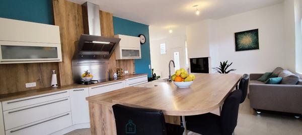 Maison de village avec terrasse et garage