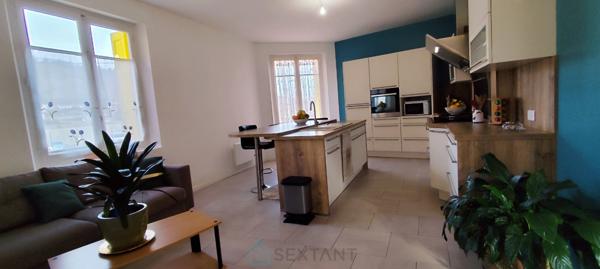 Maison de village avec terrasse et garage