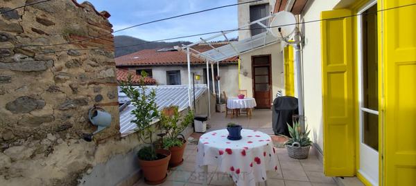 Maison de village avec terrasse et garage