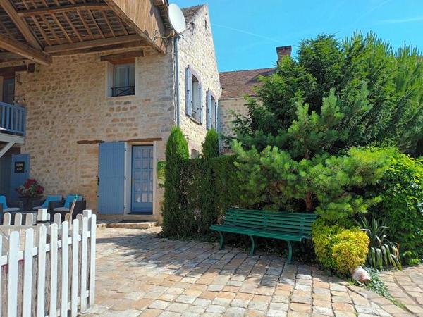 Milly-la-Forêt (91490) Ensemble immobilier de caractère – 3 logements indépendants