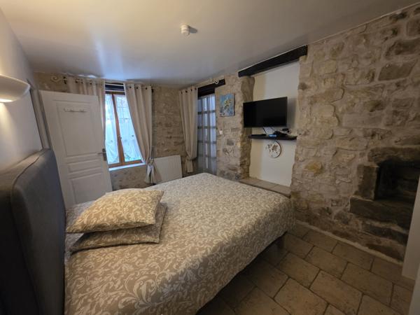 Milly-la-Forêt (91490) Ensemble immobilier de caractère – 3 logements indépendants