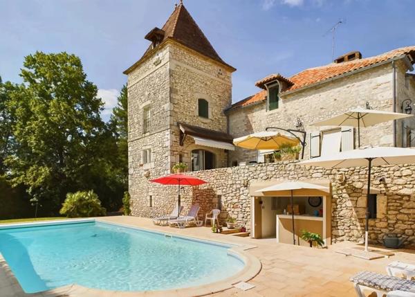 Superbe propriété en pierre avec piscine