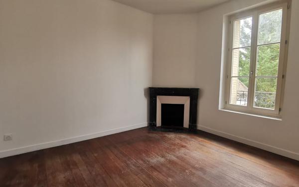 Appartement à louer    4 pièces •  Melun