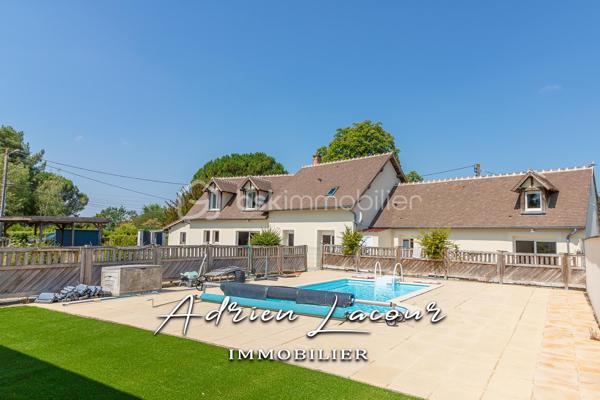 LANGON (41320) - TRÈS BELLE MAISON SOLOGNOTE, idéalement située au calme d’un charmant village proche de Romorantin-Lanthenay, venez profiter du calme et du charme d’une grande maison familiale composé au rez-de-chaussée d’un grand salon/séjour de plus de 40 m², d’une cuisine aménagée ouverte sur une salle à manger de près de 50 m², d’une suite parentale avec mezzanine, d’une salle de bain avec douche, d’un wc indépendant et d’une chaufferie. A l’étage, un grand palier dessert 3 chambres, une salle d’eau, un wc indépendant et un placard. A l’extérieur, un grand hangar de 80 m², une piscine de 6m x 3m, un carport et un puits, l’ensemble sur un terrain paysagé et arboré de plus de 2700 m².
Chauffage par géothermie, tout à l’égout, puits…
A découvrir rapidement!

Pour visiter et vous accompagner dans votre projet n'hésitez pas à me contacter, ADRIEN LACOUR.
- ESTIMATION GRATUITE DE VOTRE BIEN -