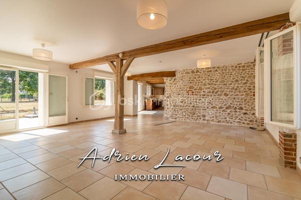 LANGON (41320) - TRÈS BELLE MAISON SOLOGNOTE, idéalement située au calme d’un charmant village proche de Romorantin-Lanthenay, venez profiter du calme et du charme d’une grande maison familiale composé au rez-de-chaussée d’un grand salon/séjour de plus de 40 m², d’une cuisine aménagée ouverte sur une salle à manger de près de 50 m², d’une suite parentale avec mezzanine, d’une salle de bain avec douche, d’un wc indépendant et d’une chaufferie. A l’étage, un grand palier dessert 3 chambres, une salle d’eau, un wc indépendant et un placard. A l’extérieur, un grand hangar de 80 m², une piscine de 6m x 3m, un carport et un puits, l’ensemble sur un terrain paysagé et arboré de plus de 2700 m².
Chauffage par géothermie, tout à l’égout, puits…
A découvrir rapidement!

Pour visiter et vous accompagner dans votre projet n'hésitez pas à me contacter, ADRIEN LACOUR.
- ESTIMATION GRATUITE DE VOTRE BIEN -