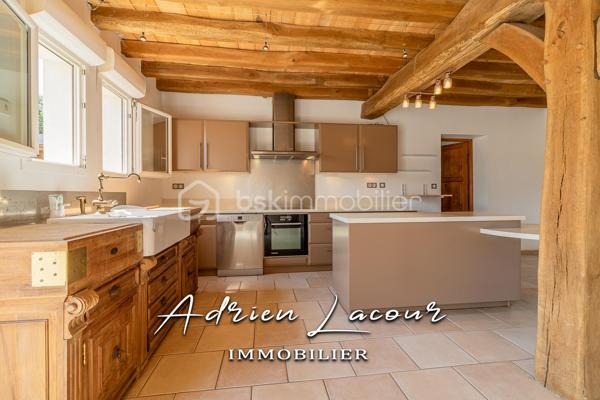 LANGON (41320) - TRÈS BELLE MAISON SOLOGNOTE, idéalement située au calme d’un charmant village proche de Romorantin-Lanthenay, venez profiter du calme et du charme d’une grande maison familiale composé au rez-de-chaussée d’un grand salon/séjour de plus de 40 m², d’une cuisine aménagée ouverte sur une salle à manger de près de 50 m², d’une suite parentale avec mezzanine, d’une salle de bain avec douche, d’un wc indépendant et d’une chaufferie. A l’étage, un grand palier dessert 3 chambres, une salle d’eau, un wc indépendant et un placard. A l’extérieur, un grand hangar de 80 m², une piscine de 6m x 3m, un carport et un puits, l’ensemble sur un terrain paysagé et arboré de plus de 2700 m².
Chauffage par géothermie, tout à l’égout, puits…
A découvrir rapidement!

Pour visiter et vous accompagner dans votre projet n'hésitez pas à me contacter, ADRIEN LACOUR.
- ESTIMATION GRATUITE DE VOTRE BIEN -