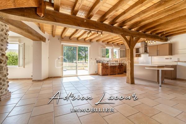 LANGON (41320) - TRÈS BELLE MAISON SOLOGNOTE, idéalement située au calme d’un charmant village proche de Romorantin-Lanthenay, venez profiter du calme et du charme d’une grande maison familiale composé au rez-de-chaussée d’un grand salon/séjour de plus de 40 m², d’une cuisine aménagée ouverte sur une salle à manger de près de 50 m², d’une suite parentale avec mezzanine, d’une salle de bain avec douche, d’un wc indépendant et d’une chaufferie. A l’étage, un grand palier dessert 3 chambres, une salle d’eau, un wc indépendant et un placard. A l’extérieur, un grand hangar de 80 m², une piscine de 6m x 3m, un carport et un puits, l’ensemble sur un terrain paysagé et arboré de plus de 2700 m².
Chauffage par géothermie, tout à l’égout, puits…
A découvrir rapidement!

Pour visiter et vous accompagner dans votre projet n'hésitez pas à me contacter, ADRIEN LACOUR.
- ESTIMATION GRATUITE DE VOTRE BIEN -