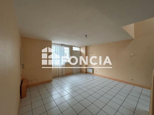 Location Maison 3 pièces 49.8 m² - 70 RUE DE L'ECHASSIER Cognac 16100