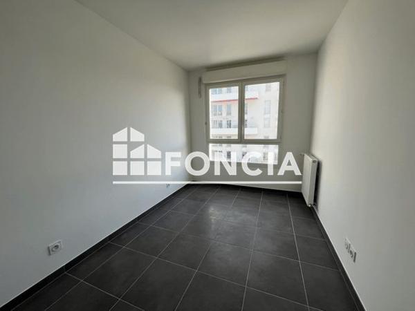 Location Appartement 3 pièces 57.58 m² - RUE PEYSSONNEL Marseille 13003