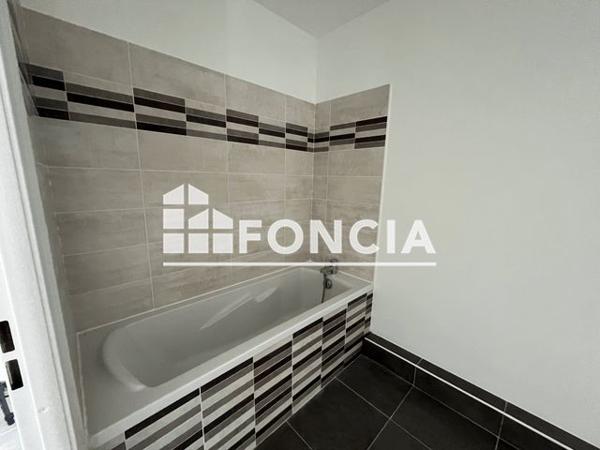 Location Appartement 3 pièces 57.58 m² - RUE PEYSSONNEL Marseille 13003