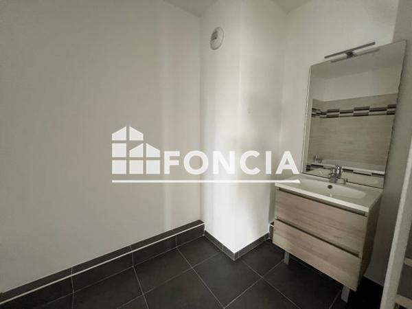 Location Appartement 3 pièces 57.58 m² - RUE PEYSSONNEL Marseille 13003