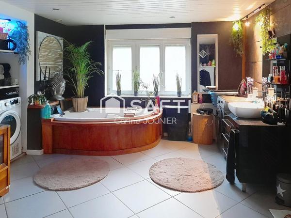 Opportunité! Belle maison habitable à finir de rénover