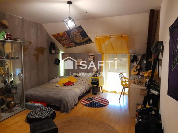 Opportunité! Belle maison habitable à finir de rénover