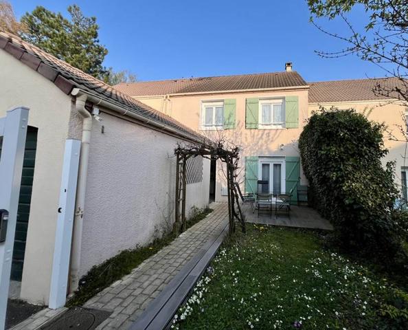 Maison à vendre 300 000 € Vauréal 6 p 97 m² DPE C