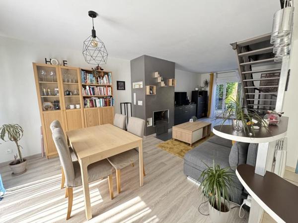 Maison à vendre 300 000 € Vauréal 6 p 97 m² DPE C