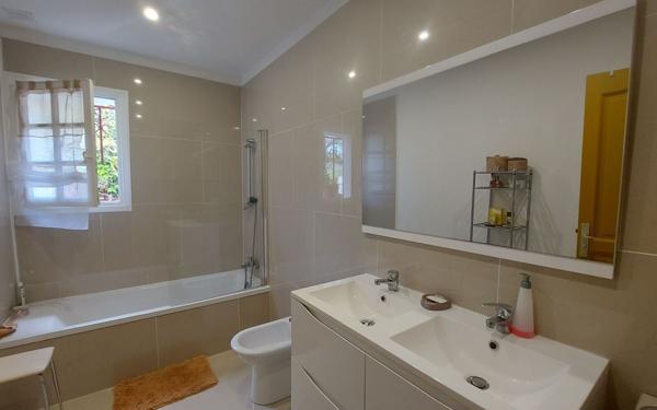 Maison à vendre    4 pièces • 106,74 m2 Ustaritz