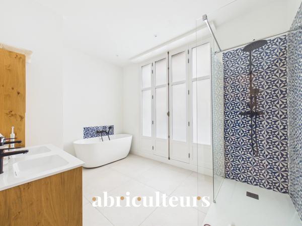 Splendide appartement familial d'environ 200m² dans un immeuble ancien en vente à Nantes (44000)