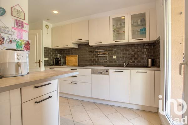 Appartement 3 pièces de 68 m² à Ornex (01210)