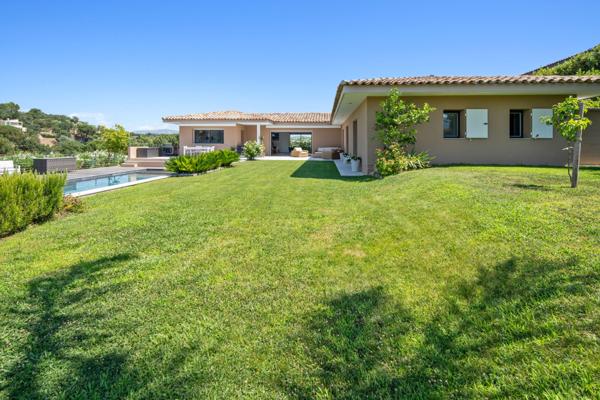 Maison à vendre  5 pièces - 185 m2 COGOLIN - 83