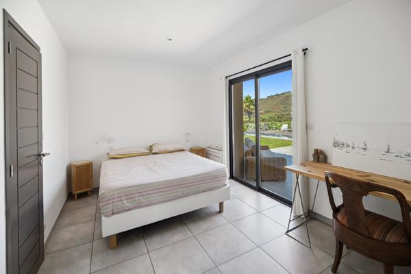 Maison à vendre  5 pièces - 185 m2 COGOLIN - 83