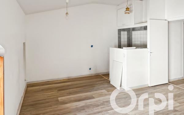 Appartement à vendre    1 pièce •  Beaucaire