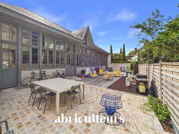 Maison de 250 m² au calme absolu avec terrasse d'exception et studio indépendant Coeur de ville proche cathédrale