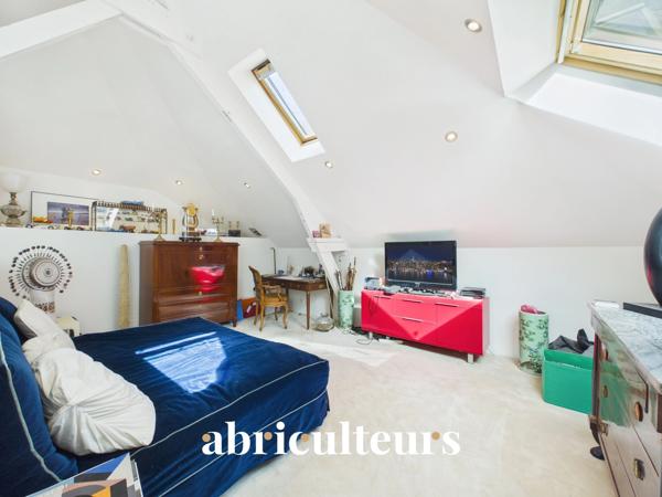 Maison de 250 m² au calme absolu avec terrasse d'exception et studio indépendant Coeur de ville proche cathédrale
