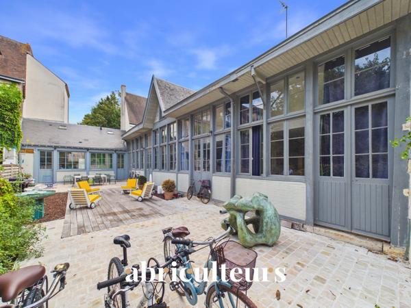 Maison de 250 m² au calme absolu avec terrasse d'exception et studio indépendant Coeur de ville proche cathédrale