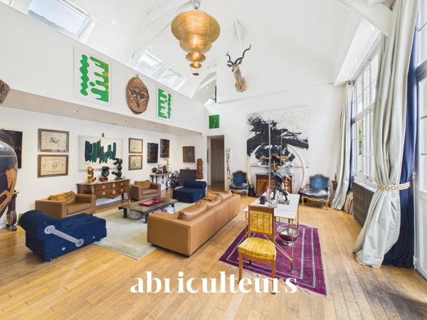 Maison de 250 m² au calme absolu avec terrasse d'exception et studio indépendant Coeur de ville proche cathédrale