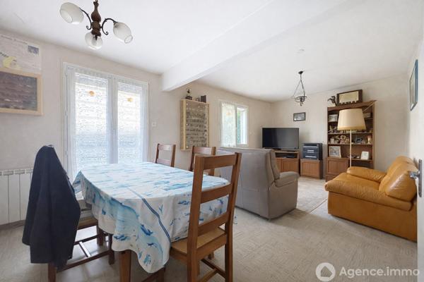 À vendre - Maison mitoyenne 2 côtés, 4 pièces située à Sully-sur-Loire (45600)