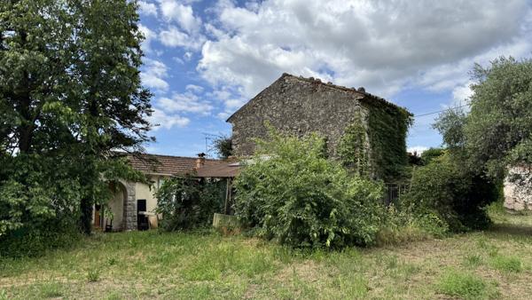 Grasse (06130) Maison à rénover sur vaste terrain constructible – Un potentiel rare !