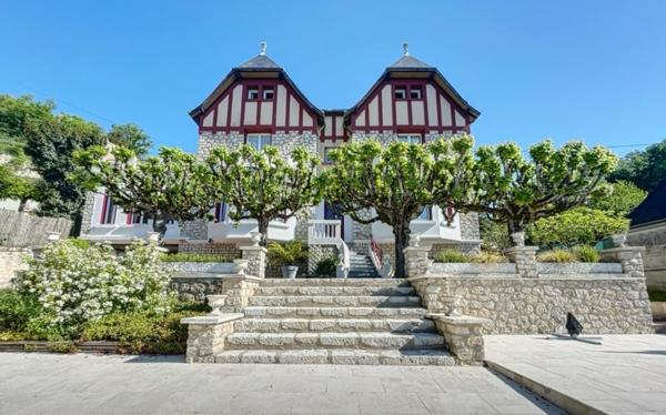 Maison à vendre |  Bourré |  6 pièces | 225 m²