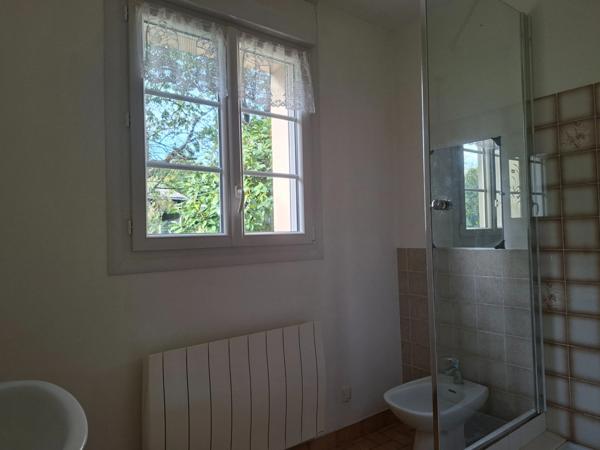 Maison à vendre 4 pièces AMBRIERES LES VALLEES (53)