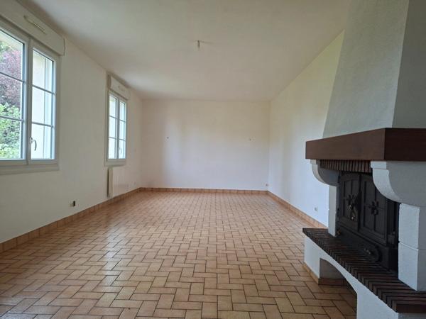 Maison à vendre 4 pièces AMBRIERES LES VALLEES (53)