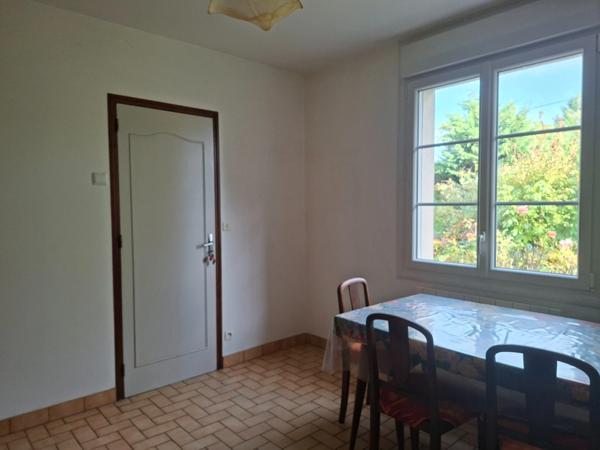 Maison à vendre 4 pièces AMBRIERES LES VALLEES (53)