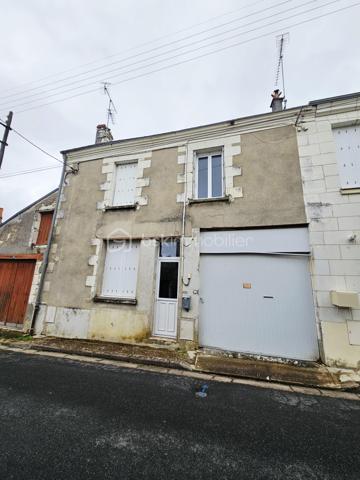 Ligueil centre , proches tous commerces et écoles.
Immeuble de rapport comprenant 2 logements:
- un 1er logement d'environ 29 m2 au rdc avec pièce de vie, 1 chambre, salle d'eau avec WC, terrasse et jardin. Ce logement à été presque entièrement rénové ( isolation, menuiseries, électricité, plomberie..), reste salle d'eau et quelques sols à finir ( matériaux déjà sur place).
- Un 2ème logement d'environ 52 m2 au 1er étage avec pièce de vie, cuisine, dégagement, 1 chambre, un bureau ( 7,6 m2), salle d'eau avec WC. Garage de 18m2 et terrain attenant.
Possibilité très bon rapport.
A voir vite !