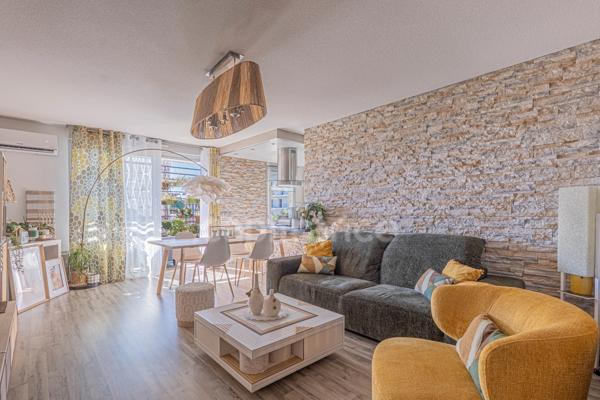 BEL APPARTEMENT 4 pièces magnifiquement décoré avec terrasse / sans travaux