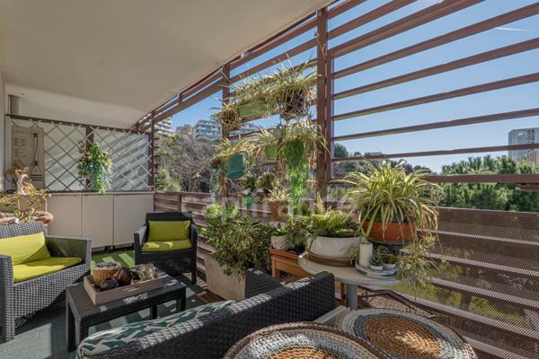 BEL APPARTEMENT 4 pièces magnifiquement décoré avec terrasse / sans travaux