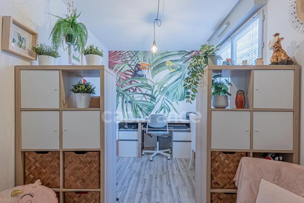 BEL APPARTEMENT 4 pièces magnifiquement décoré avec terrasse / sans travaux