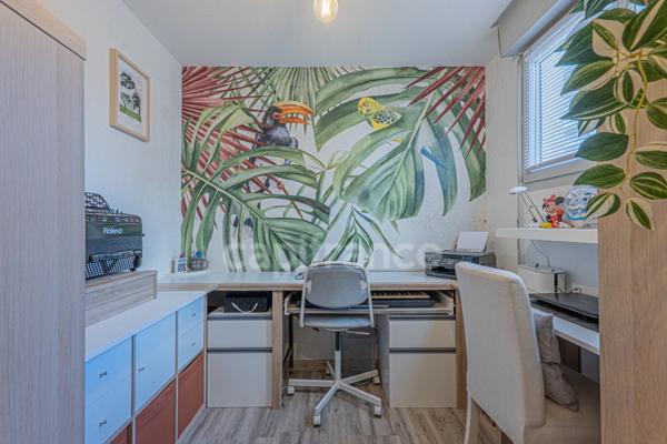 BEL APPARTEMENT 4 pièces magnifiquement décoré avec terrasse / sans travaux