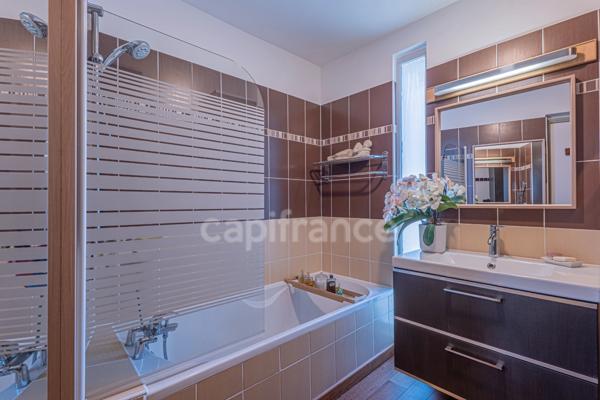 BEL APPARTEMENT 4 pièces magnifiquement décoré avec terrasse / sans travaux